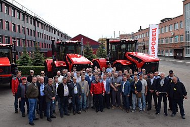 Оренбургская делегация посетила Кировский завод